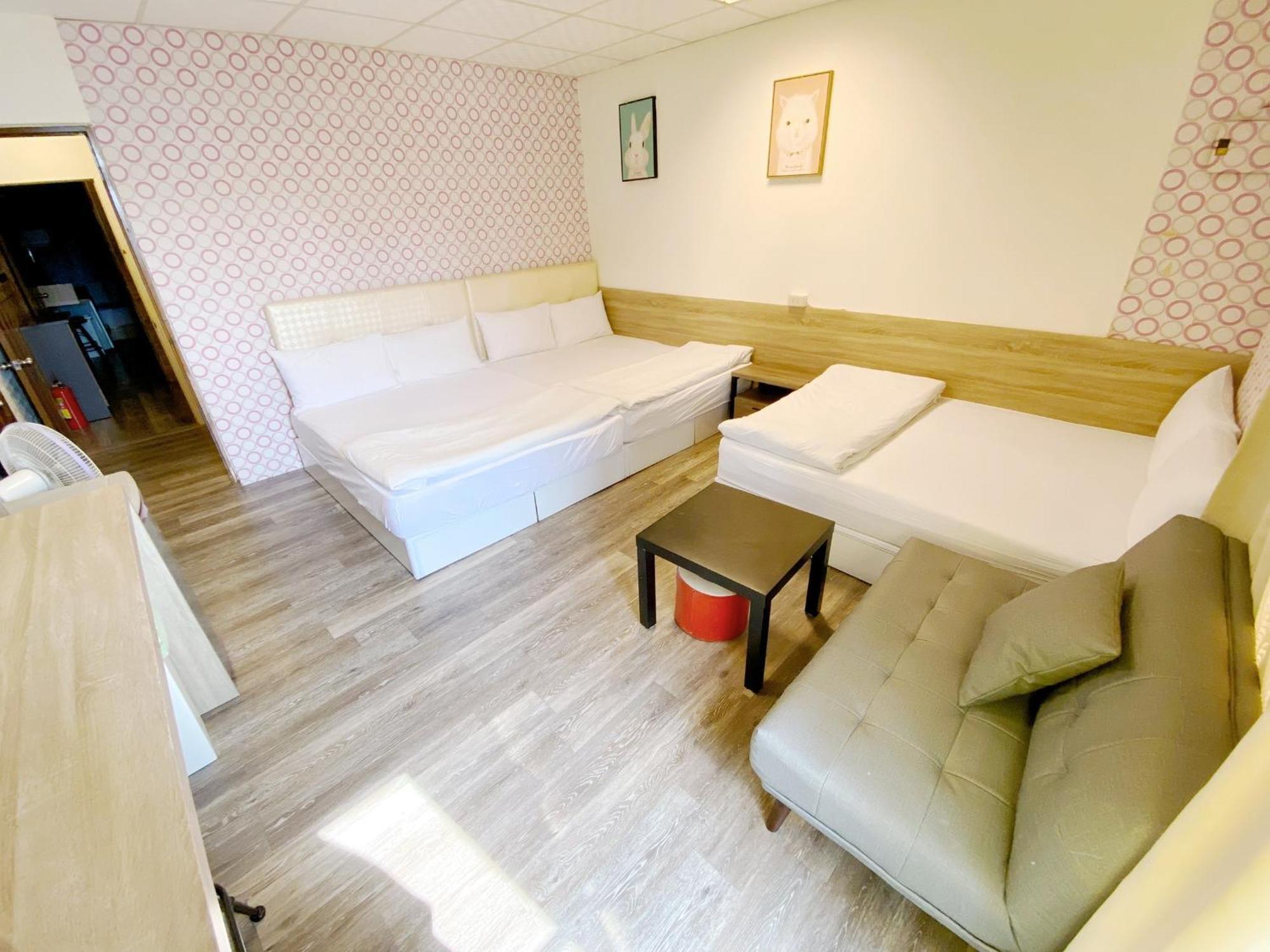 Fengjia Gift Box Homestay تايتشونغ المظهر الخارجي الصورة